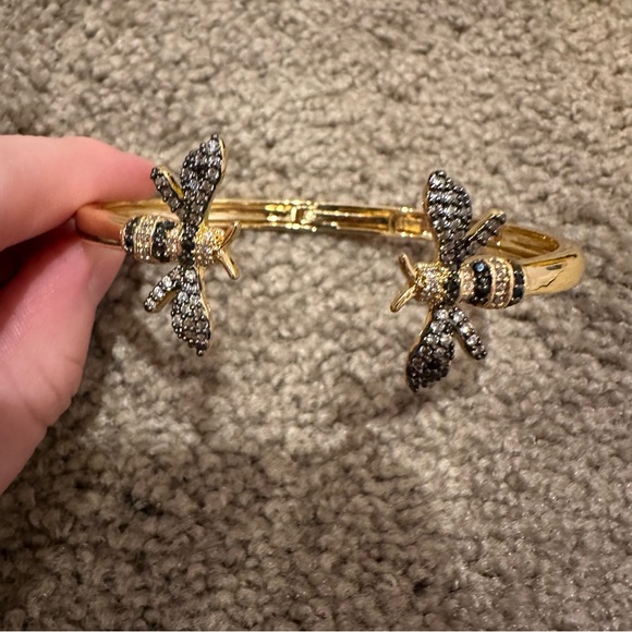 Kenneth Jay Lane CZ Goldplated & Cubic Zirconia Bumblebee Cuff Bracelet Bee - Picture 2 of 6